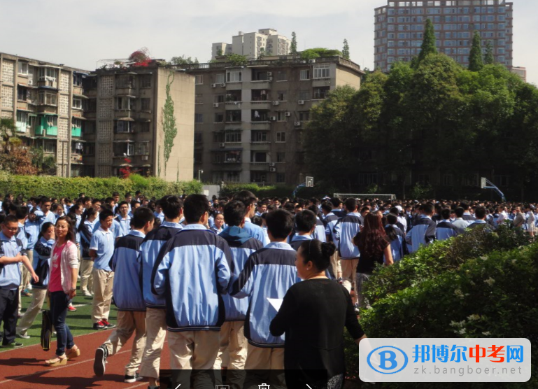 成都西北中學舉行“5.12地震應急疏散演練”