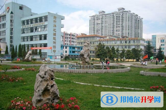 六盤水市民族中學2022年地址在哪里