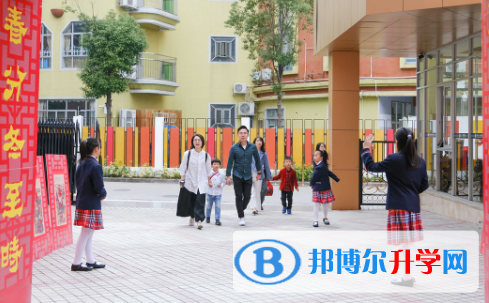 廣州黃埔中黃外國(guó)語(yǔ)小學(xué)怎么樣、好不好