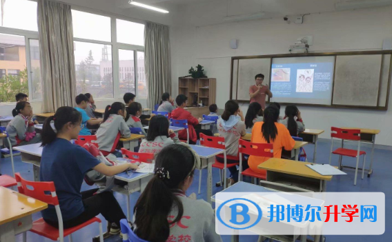 貴陽觀山湖中鐵置業(yè)中加學校小學部2020年招生計劃