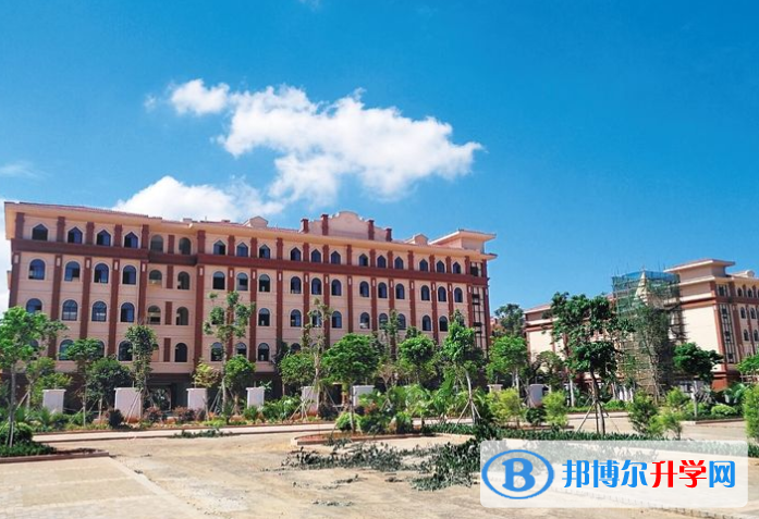 清華大學附屬中學國際部網(wǎng)站網(wǎng)址 