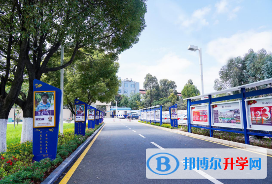 云南衡水實(shí)驗(yàn)中學(xué)2021年報(bào)名條件、招生要求、招生對(duì)象